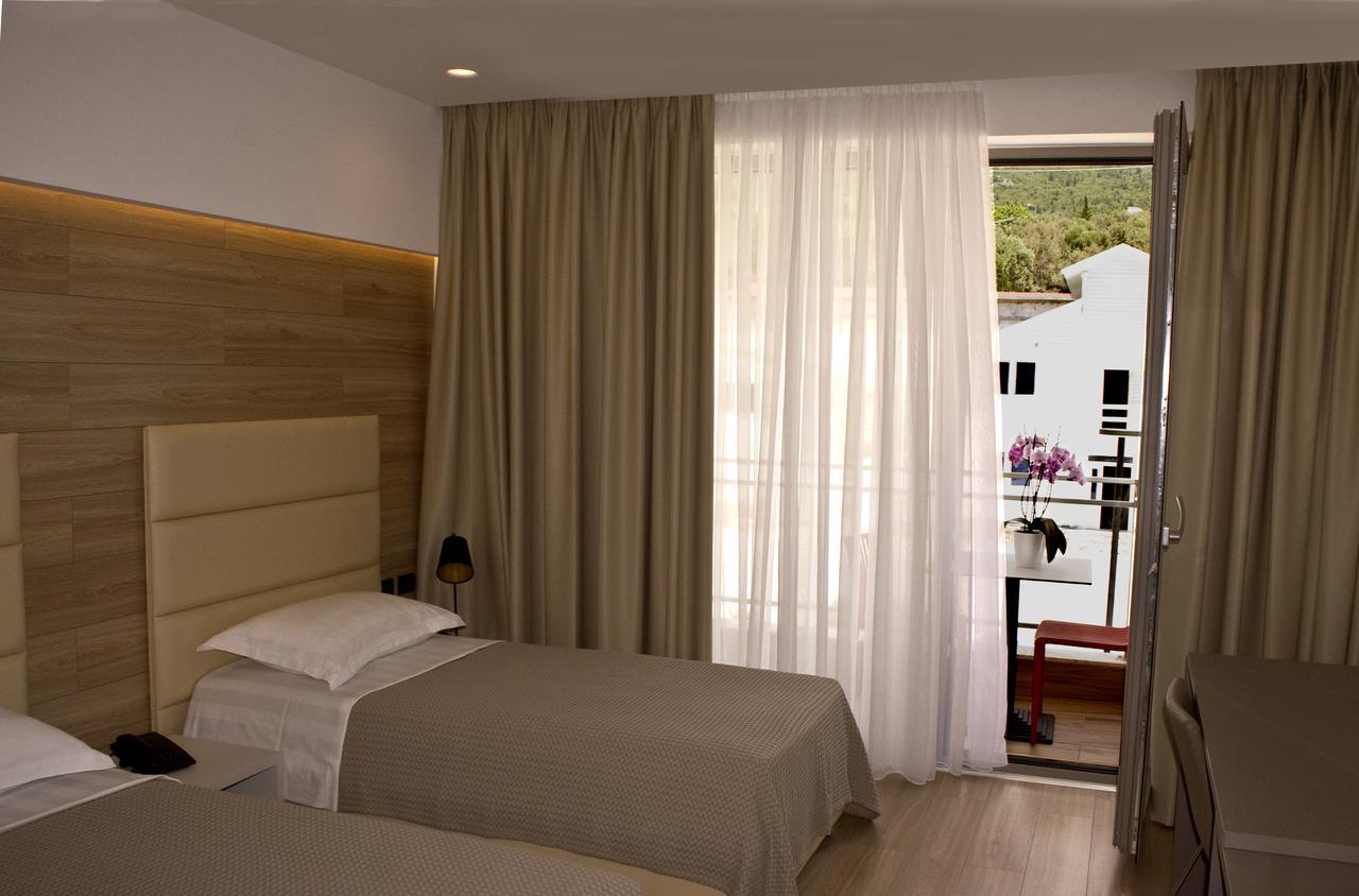 Hotel Morina Palace Dhërmi Esterno foto
