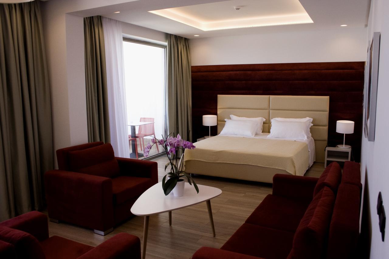 Hotel Morina Palace Dhërmi Esterno foto