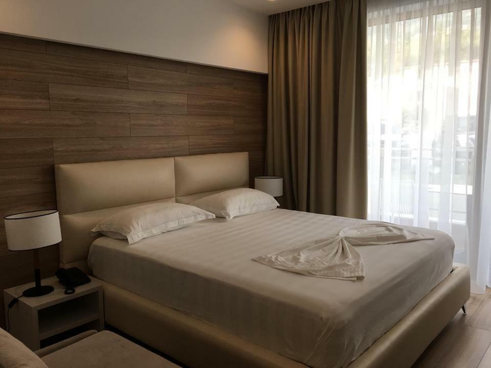 Hotel Morina Palace Dhërmi Esterno foto